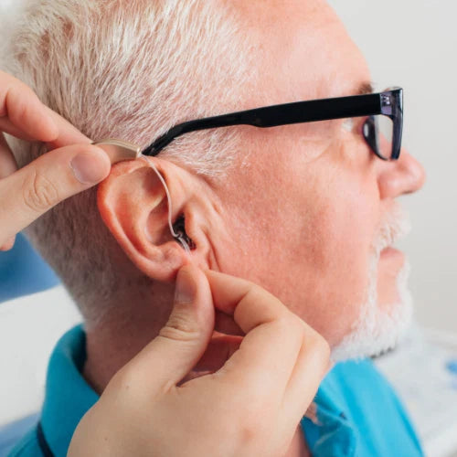 Discreet behind-the-ear fit